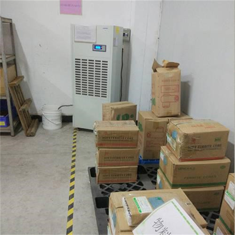 除濕機(jī)使用有臭味怎么辦