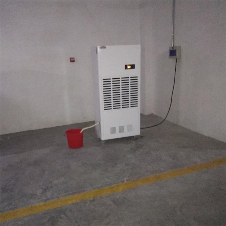 杞縣雨季潮濕天氣怎么除濕？配置抽濕機(jī)